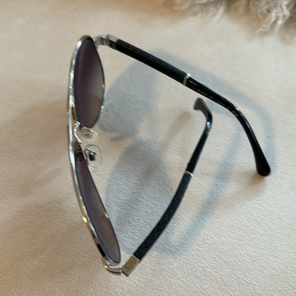 CHANEL Metal Sunglasses. Gently used - Picture 2 of 5